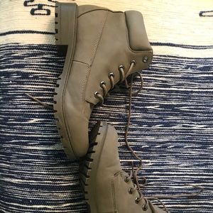 Adorable grey boots from Europe